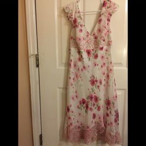 Perfect for Spring or Derby Day! Express -Size 12